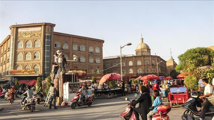 أسوشيتد برس: الصين تحظر أغاني أويغورية وتلاحق المستمعين