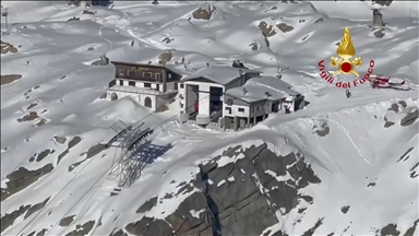 Desetine ljudi zarobljene u nesreći na žičari na sjeveru Italije