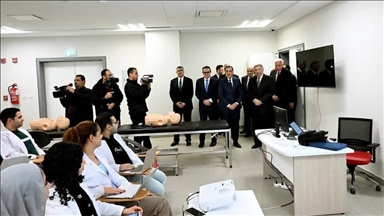 مصر.. وزير الصحة التركي يشارك في افتتاح مستشفى جامعي بالجيزة