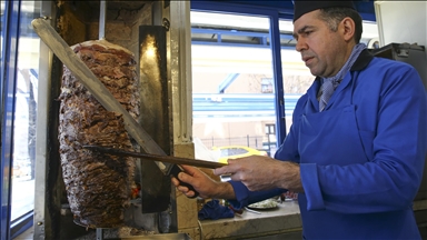 Doner, lahmacun, simit top Türkiye’s most popular food choices in 2025