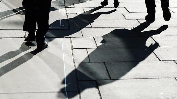 US initial jobless claims down 16,000 last week