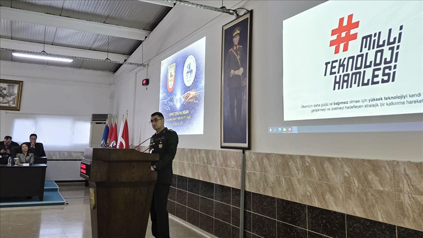 İzmir'de yapay zekanın savunma sanayindeki rolü ele alındı