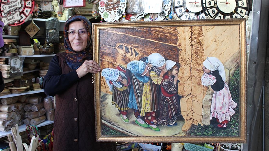 Memleketine dönüp sanatını icra etme hayalini gerçekleştirdi