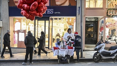 إسطنبول.. "ميدان تقسيم" يكتظ بالمحتفلين بالعام الجديد 2026