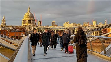 İngiltere’de Müslümanlar bağışta yüksek gelir grubu ortalamasını 10 kat aşarak ülkenin en cömert topluluğu oldu