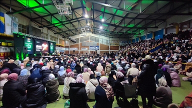 بوسنيون بمدينة كاكاني يستقبلون العام 2026 بـ"ليلة القرآن"