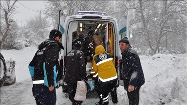 Li Bidlîsê nexweşa li mezreya rêya wê hat girtin, bi xebata ekîban bi nexweşxaneyê ra hat gihandin