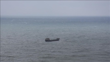 Crew paints Russian flag on tanker pursued by US Coast Guard: Report