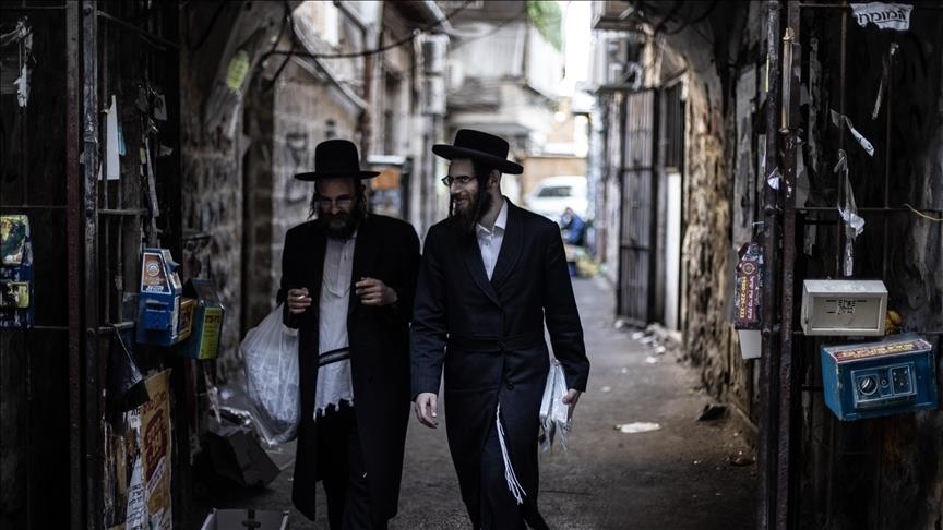 محكمة إسرائيلية تجمد تحويل أكثر من مليار شيكل للتعليم الحريدي