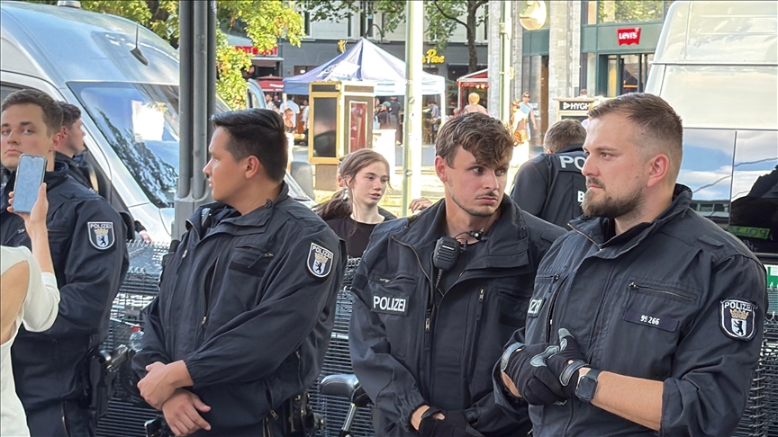 2 dead, hundreds arrested during New Year’s Eve celebrations in Germany