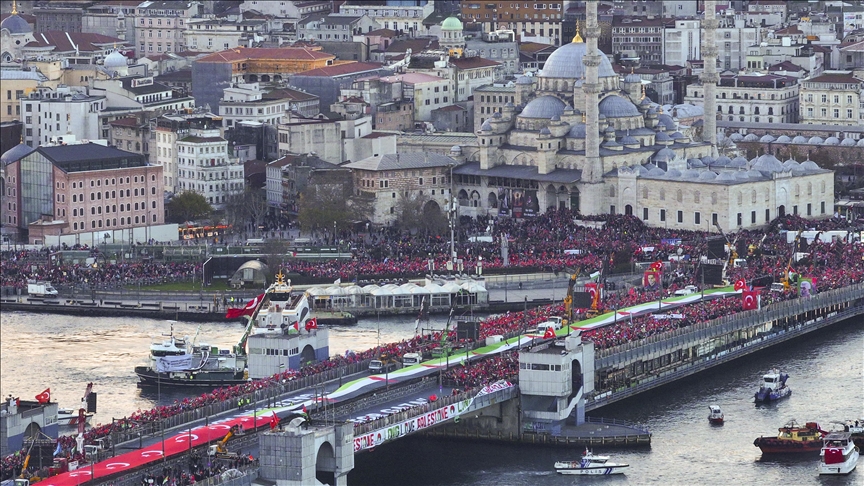 Pro-Palestine march draws around 520,000 to Istanbul’s Galata Bridge on New Year’s Day