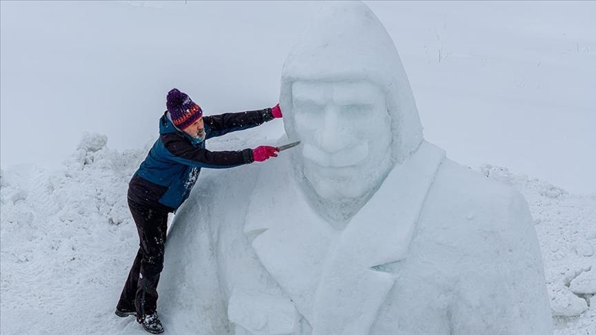Снежна скулптура во Карс во чест на 111-годишнината од Битката кај Сарикамиш