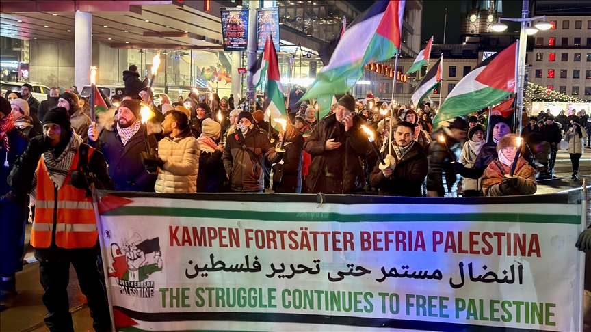 Hundreds in Sweden cancel New Year’s celebrations to rally in support of Palestine