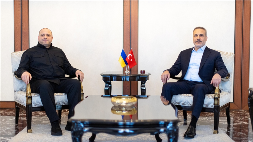 هاکان فیدان و عومەرۆڤ لە ئەنقەرە کۆبوونەوە