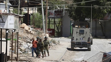 بينهم 7 أسرى محررين.. إسرائيل تعتقل 48 فلسطينيا بالضفة