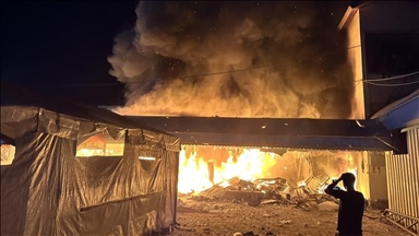 مصرع أم وطفلها في حريق داخل خيمة للنازحين بمدينة غزة