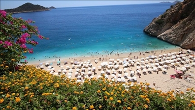 أنطاليا التركية تسجل رقما قياسيا باستقبالها 17 مليون زائر في 2025