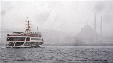 İstanbul'da yeni yılın ilk gününde kar yağışı 