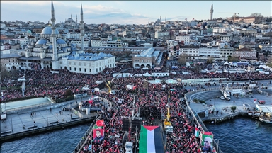 Filistin'e destek için 520 bin kişi Galata Köprüsü'nde buluştu
