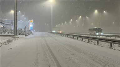 İstanbul'da yeni yılın ilk dakikalarında kar etkili oldu