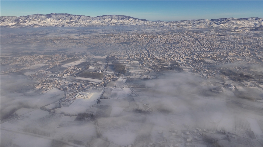 Anadolu Otoyolu'nun Düzce kesiminde sis etkili oldu