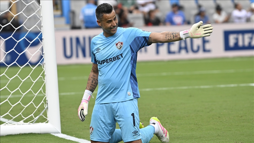 Fluminense ia zgjati kontratën portierit 45-vjeçar Fabio