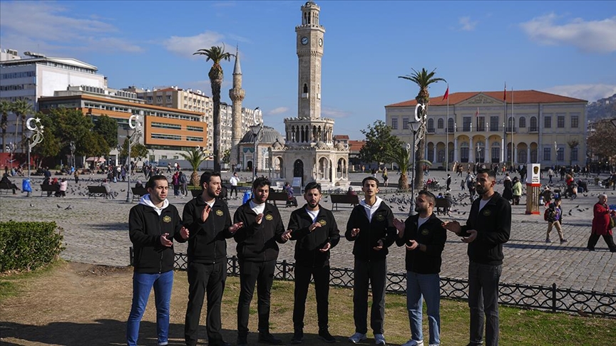Türküler, üniversiteli gençlerin "alkış"ında ritim buluyor