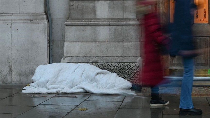 France : Un homme sans domicile fixe retrouvé mort d’hypothermie sur le parking d’un hypermarché près de Chartres
