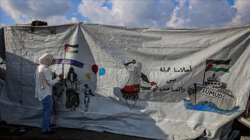 من خيام النزوح بغزة.. الطفلة سارة ترسم للعالم واقع الإبادة (تقرير)