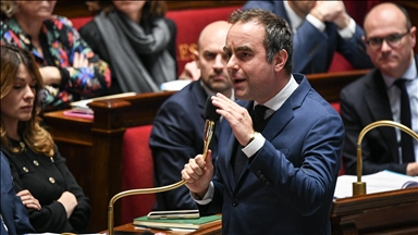 France : fin des avantages « à vie » pour les anciens Premiers ministres et ministres de l’Intérieur