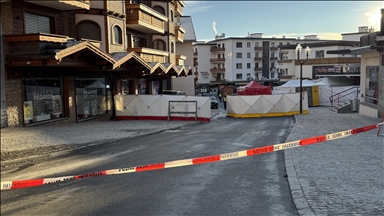 Few police, no first responders on scene initially after deadly fire in Swiss resort, eyewitnesses say