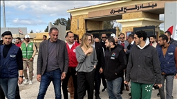 أنجلينا جولي تزور معبر رفح وجرحى فلسطينيين في مصر 