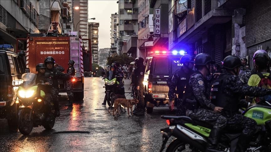 Des explosions ont été entendues à Caracas sur fond de tensions avec les États-Unis, selon les médias