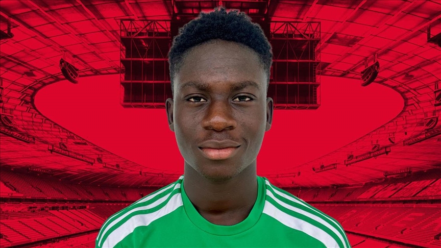 قدم.. بايرن ميونخ يضم المهاجم الغامبي الشاب بارا ندياي