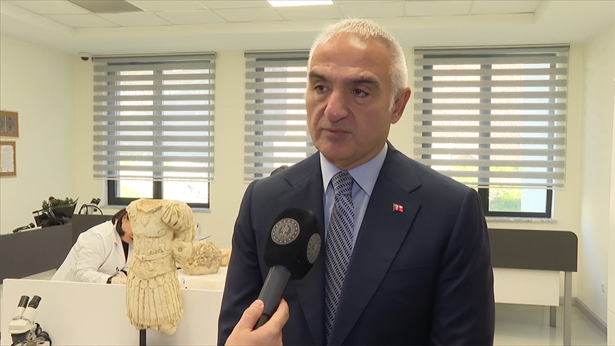 Bakan Ersoy, kültür varlığı kaçakçılığıyla mücadelede kararlılıkla yol aldıklarını vurguladı