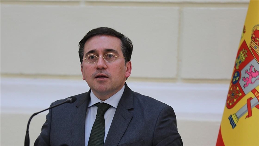 Spain did not recognize 'Maduro regime' but also rejects intervention, says premier