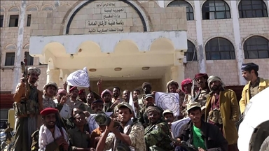 Yemen'de Güney Geçiş Konseyi güçleri Mehra vilayetindeki havalimanı ve cumhurbaşkanlığı sarayından çekildi
