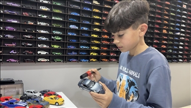 Turqi, 10-vjeçari ka krijuar një koleksion me 1.000 makina lodër