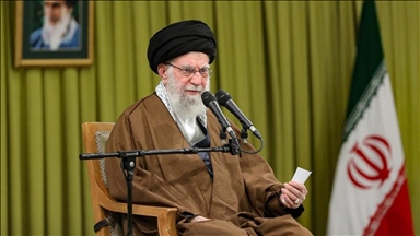 Khamenei i Iranit: Shqetësimet e protestuesve janë legjitime, pas trazirave është “dora e armikut”