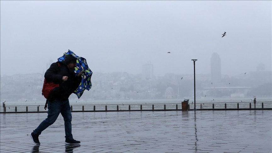 İçişleri Bakanlığı bazı bölgeler için kuvvetli rüzgar ve fırtına uyarısında bulundu