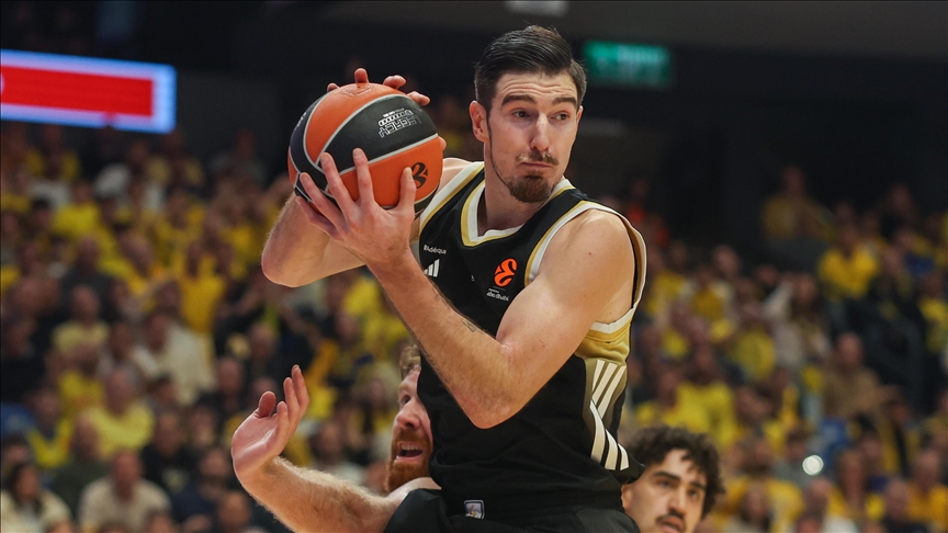 Fransız basketbolcu Nando de Colo yeniden Fenerbahçe'de