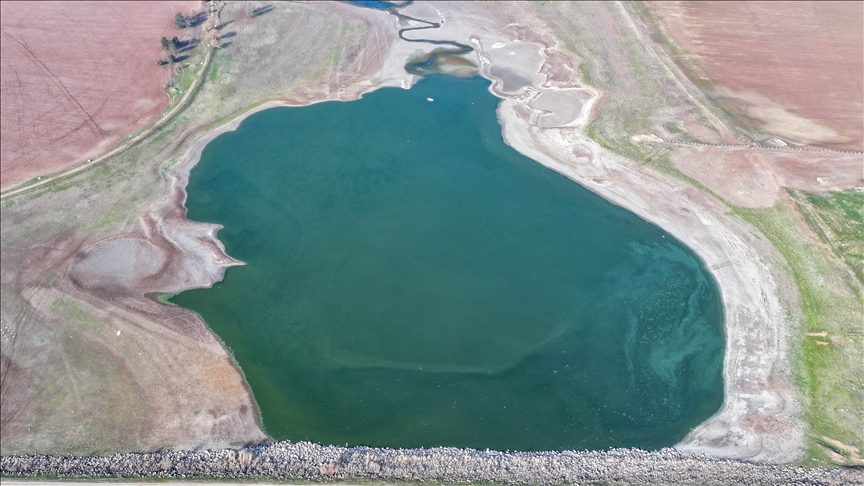 Diyarbakır'da "kuş cenneti" olarak bilinen Kabaklı Göleti kuruma tehlikesi yaşıyor