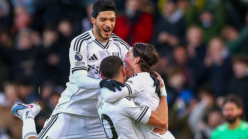 قدم.. فولهام ينتزع تعادلا مثيرا في الوقت القاتل أمام ليفربول 