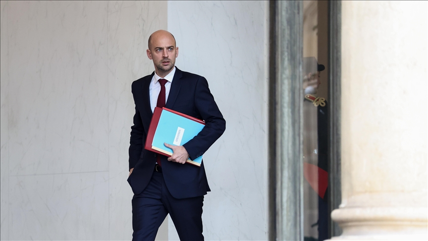 Jean-Noël Barrot: "la France se prépare pour un monde durci"