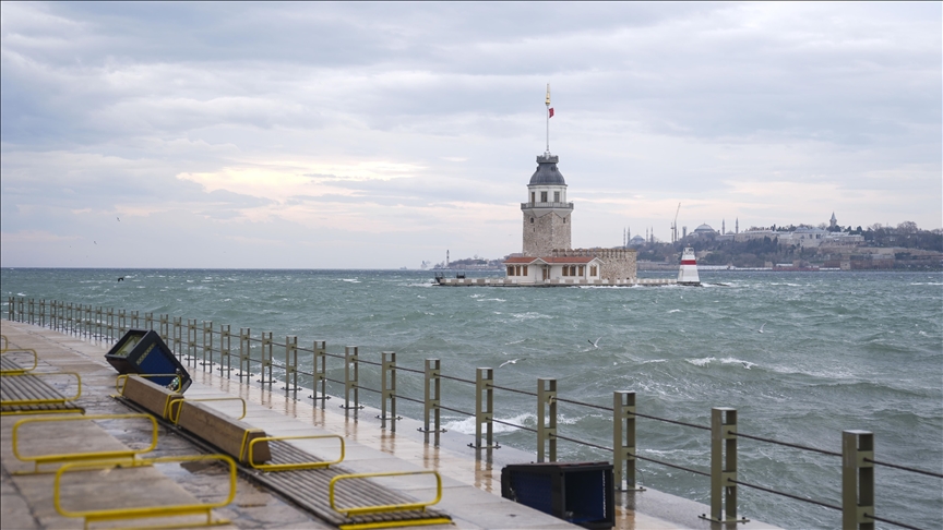 İstanbul'da lodos etkisini sürdürüyor