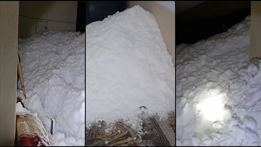 Şırnak'ta bir evin üzerine çığ düştü 