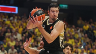 Fransız basketbolcu Nando de Colo yeniden Fenerbahçe'de