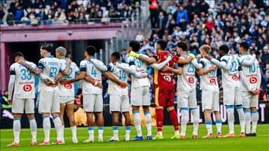 قدم.. مارسيليا بـ9 لاعبين يخسر أمام نانت في الدوري الفرنسي 