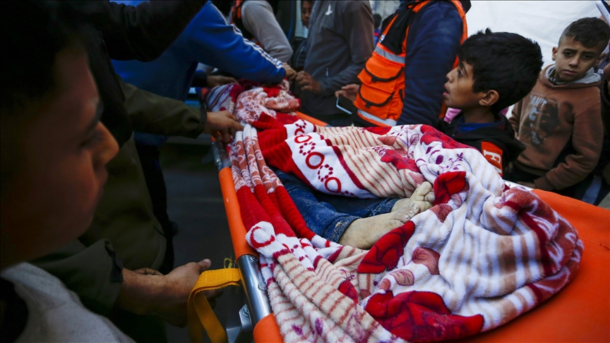 Двајца загинати, 5 повредени при уривање на зграда оштетена од израелските воздушни напади во централна Газа