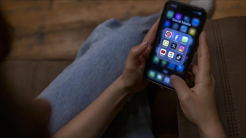 Poland to introduce legislation blocking under-16s from social media